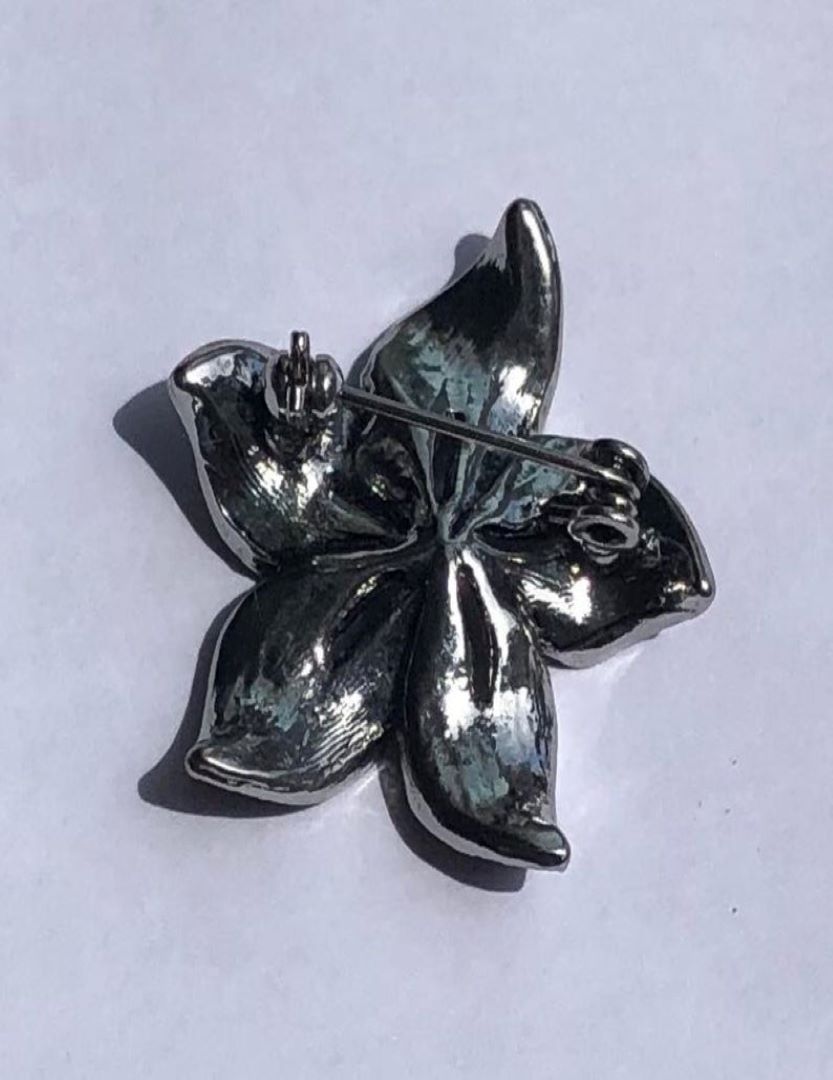 BROOCH PINS