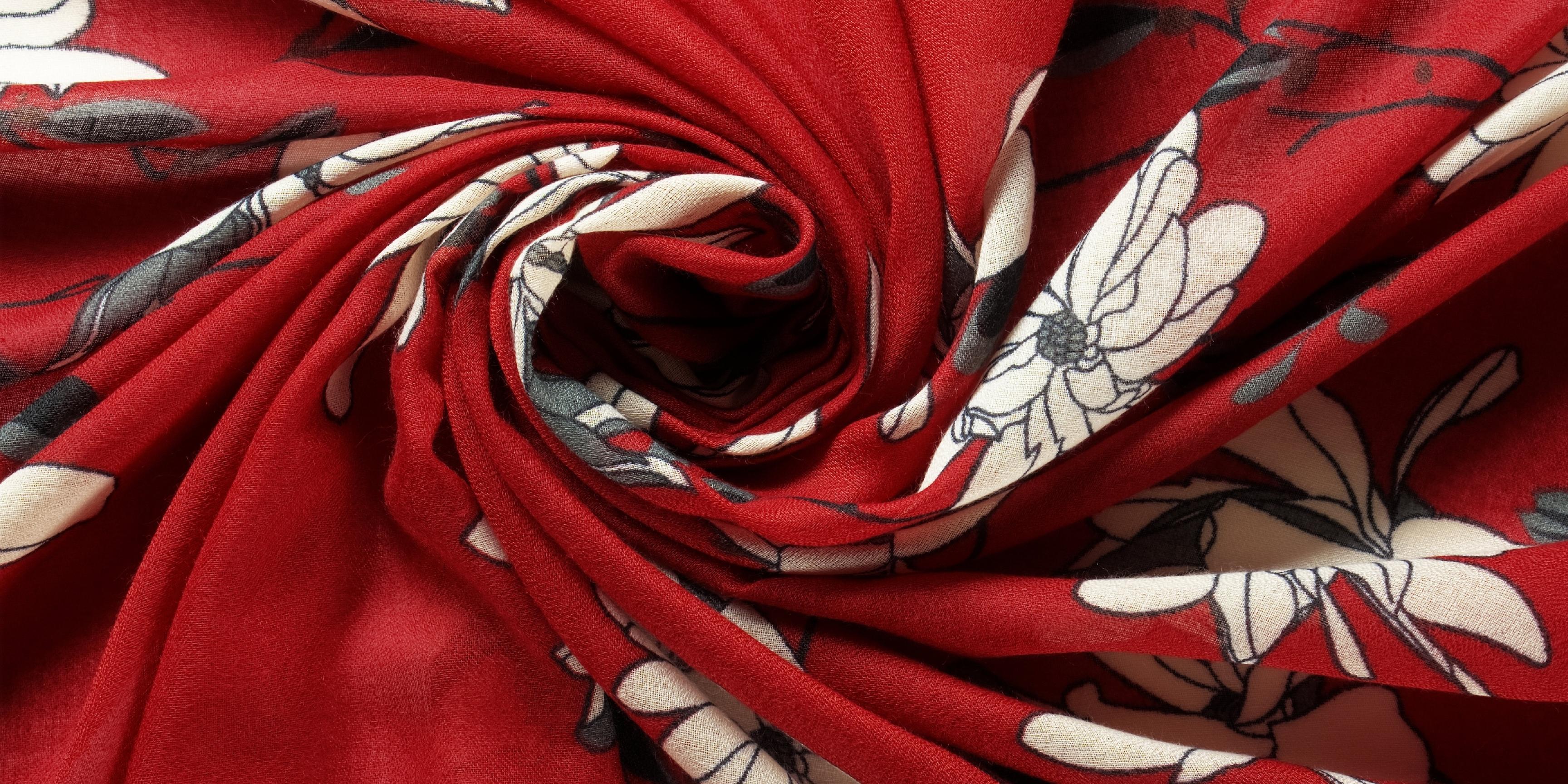 Load video: Elegant scarves with Scaarf.com