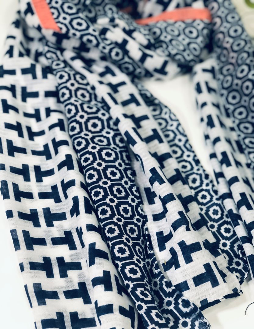 Elegant Cotton / Viscose Scarf